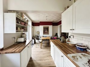 Kitchen Diner- click for photo gallery